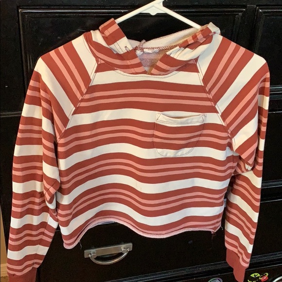 Crop-Top Sweater - Picture 1 of 4